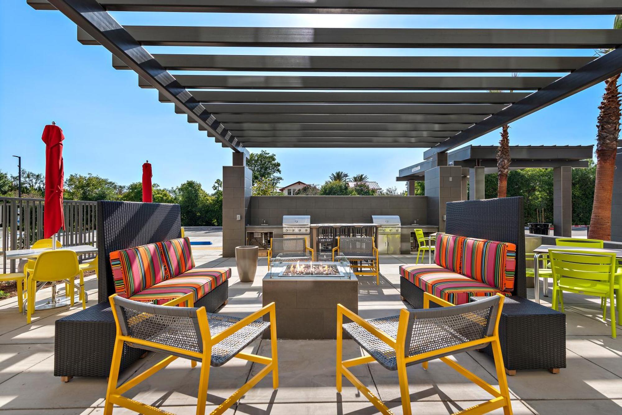 Home2 Suites By Hilton サン・バーナディーノ エクステリア 写真
